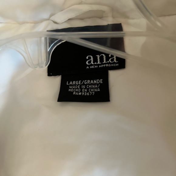 BRAND NEW a.n.a. winter coat with Fax fur hood size L - Picture 2 of 3